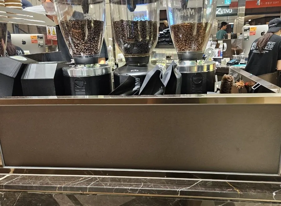 Jeong Ji-young coffee products sold at convenience stores
