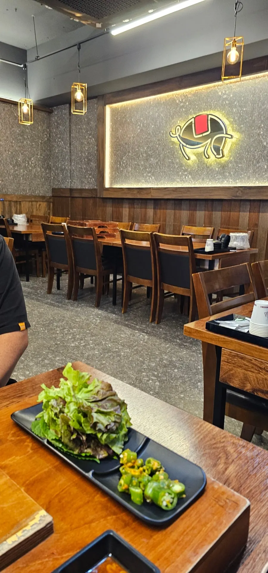 Spacious interior seating at Gwihan Jokbal Nowon Branch