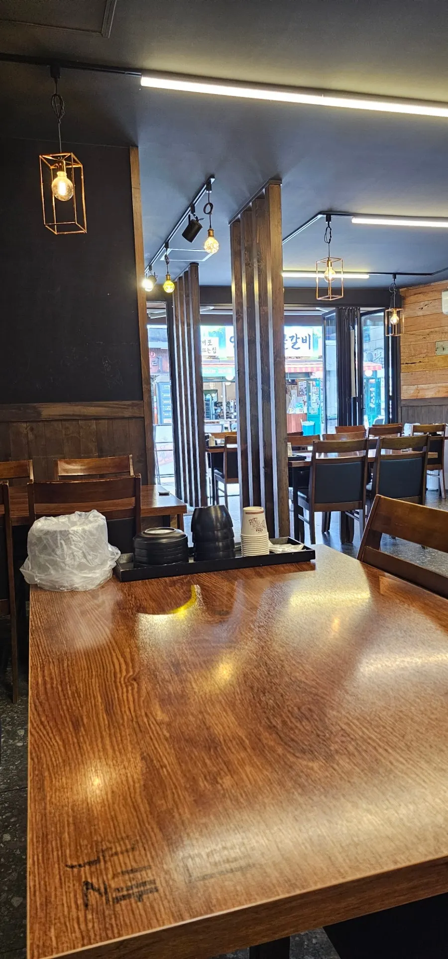 Restaurant space at Gwihan Jokbal Nowon Branch, suitable for group dining