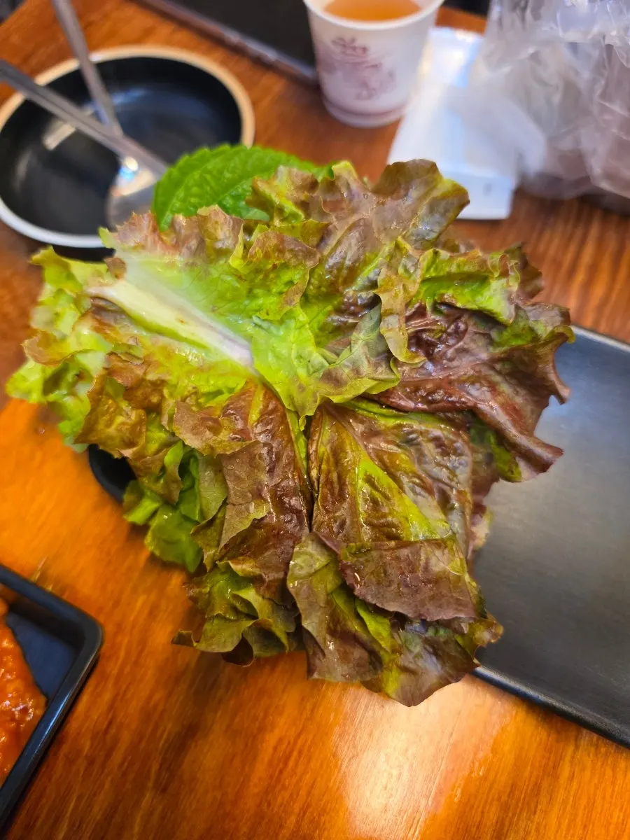 콩나물국과 김치, 무말랭이 등 기본 반찬 상차림