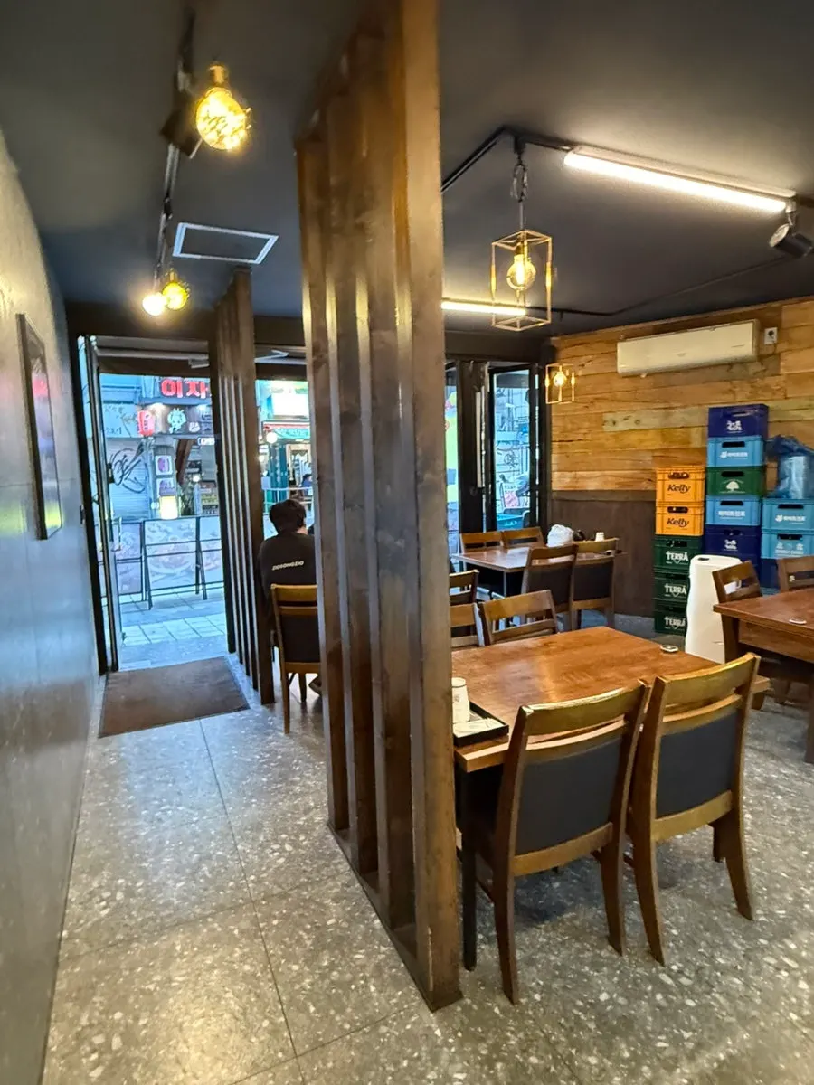 Interior table at Gwihan Jokbal Nowon Branch