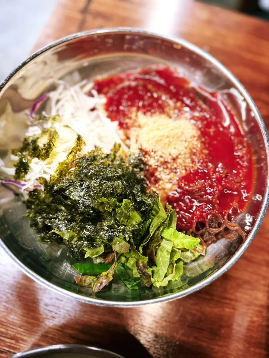 Sweet-and-tangy makguksu noodles