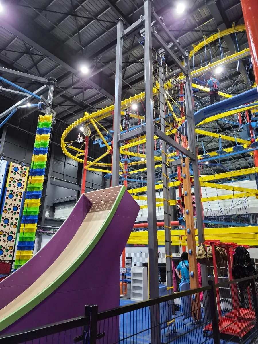Cushioned kids' climbing game at Jump