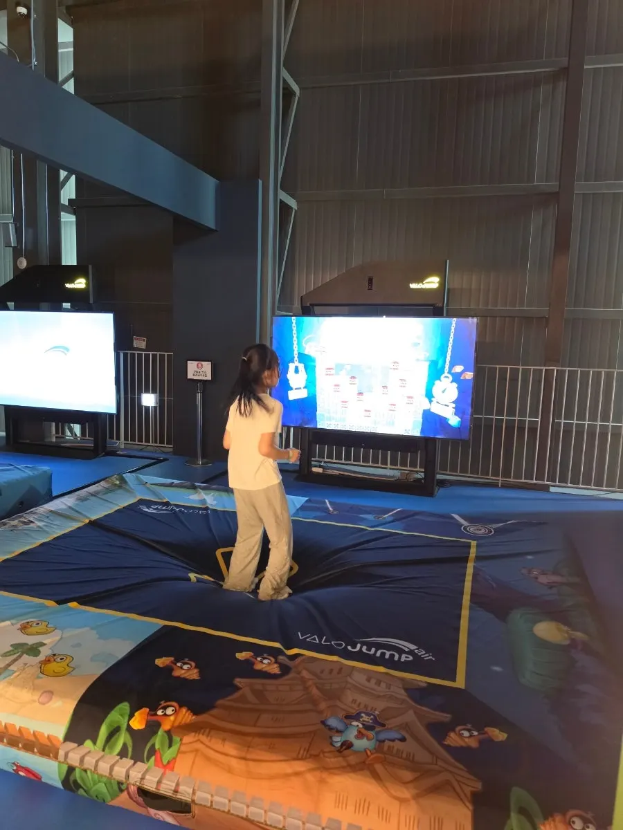 Jump second-floor arcade zone