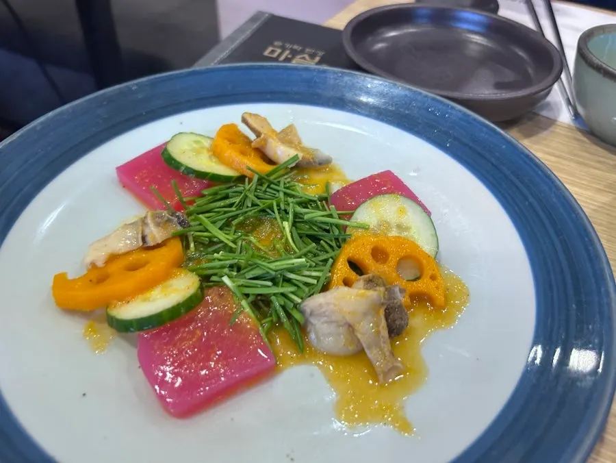 Food from the hanjeongsik course at Sutgarak Bansang Masil