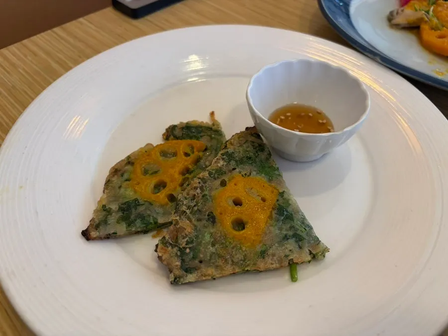 Sora chohoe naengchae with konjac jelly and whelk