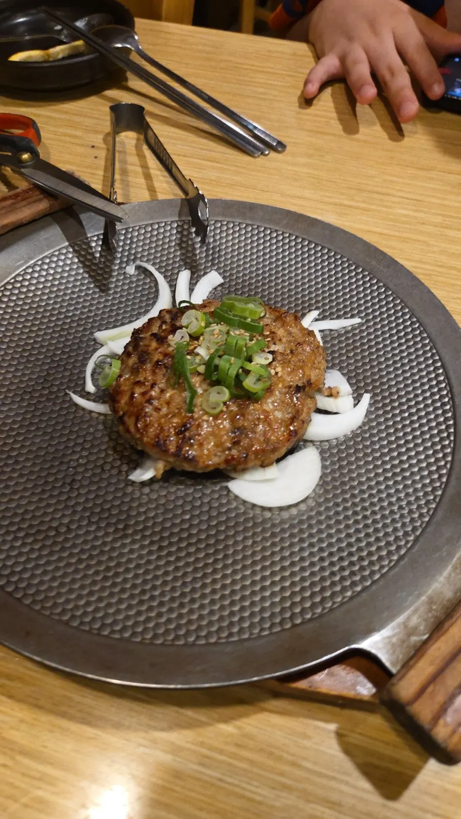 참치와 연어 카르파치오 스타일 접시
