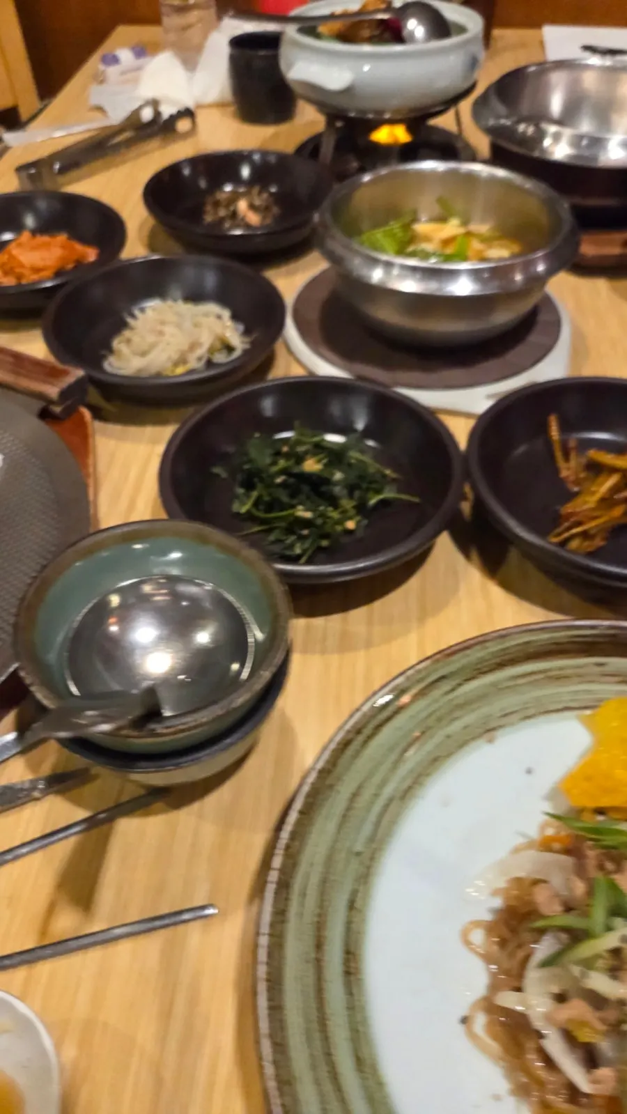 편육과 김치말이 곁들임 요리