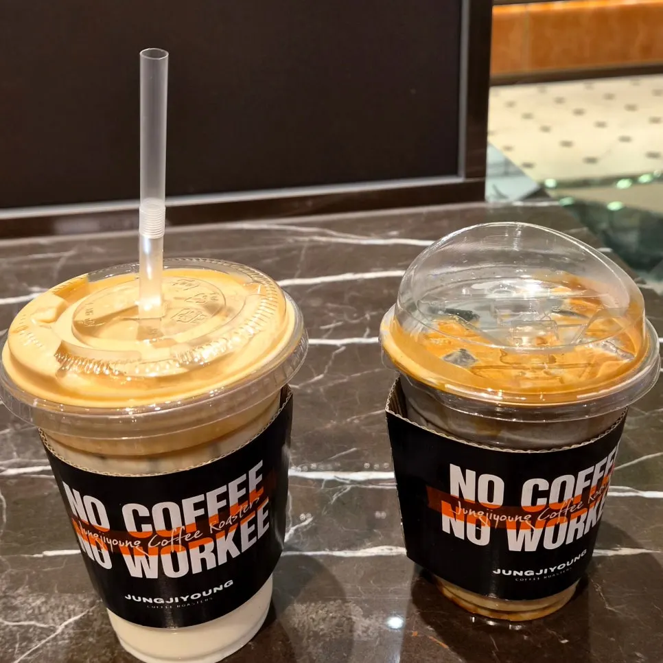 A cup of coconut latte at Jeong Ji-young Coffee Roasters Nowon