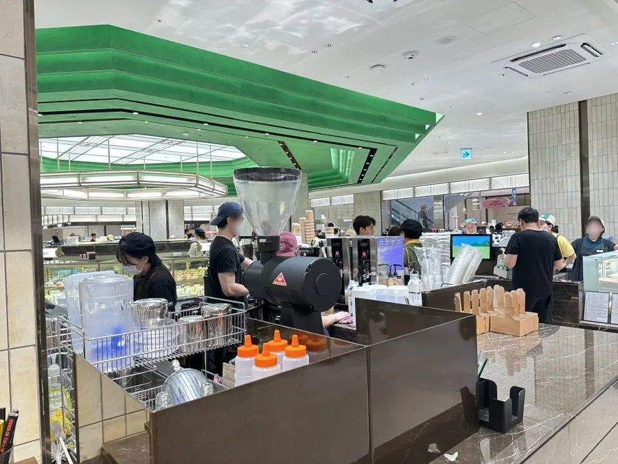 롯데백화점 노원점 지하1층 정지영커피로스터즈 매장