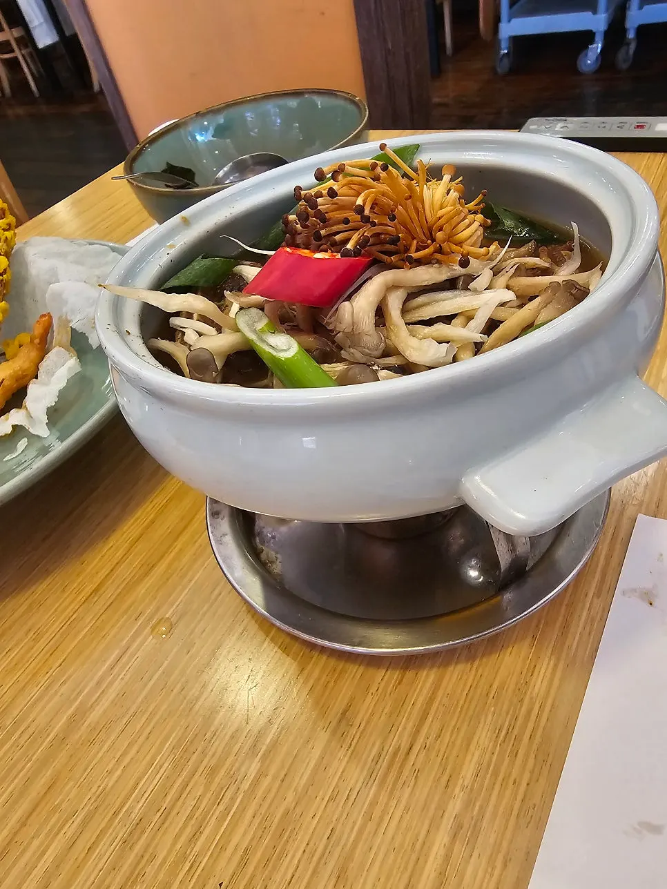 버섯을 곁들인 영양버섯갈비찜