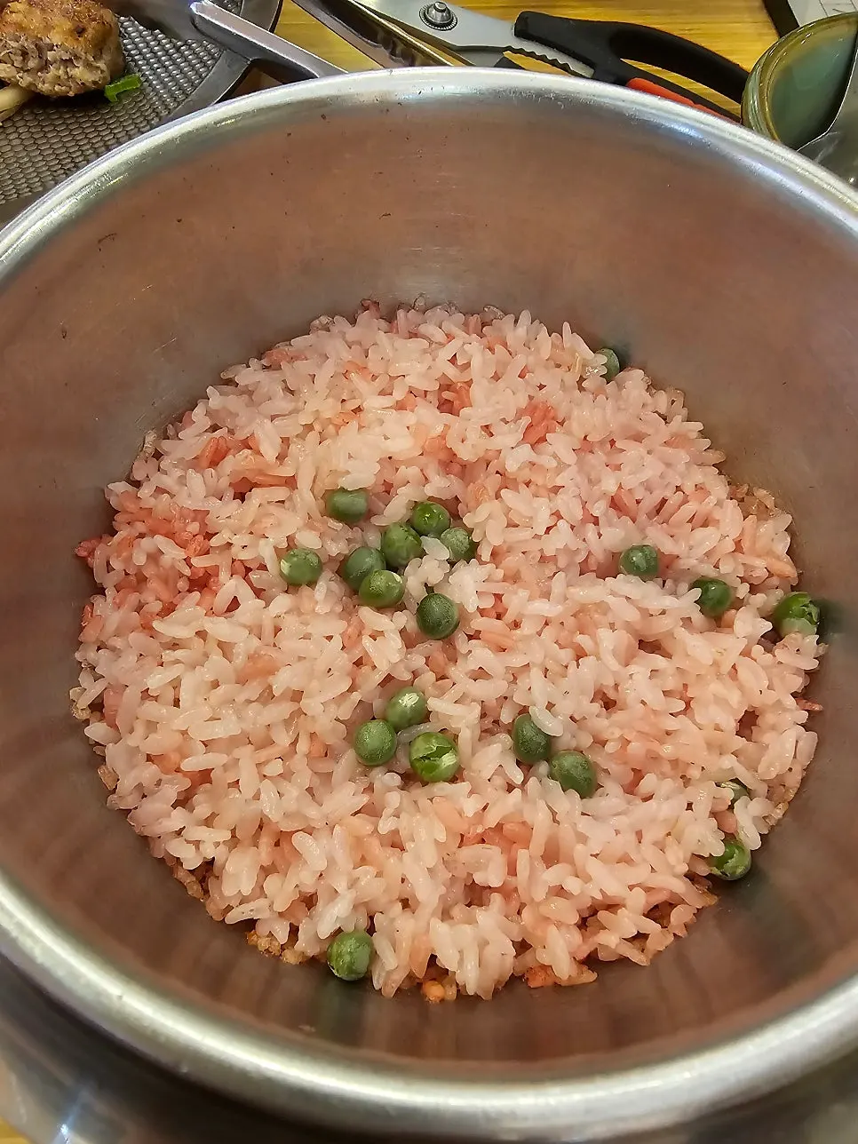 분홍빛 벚꽃밥과 초록 콩