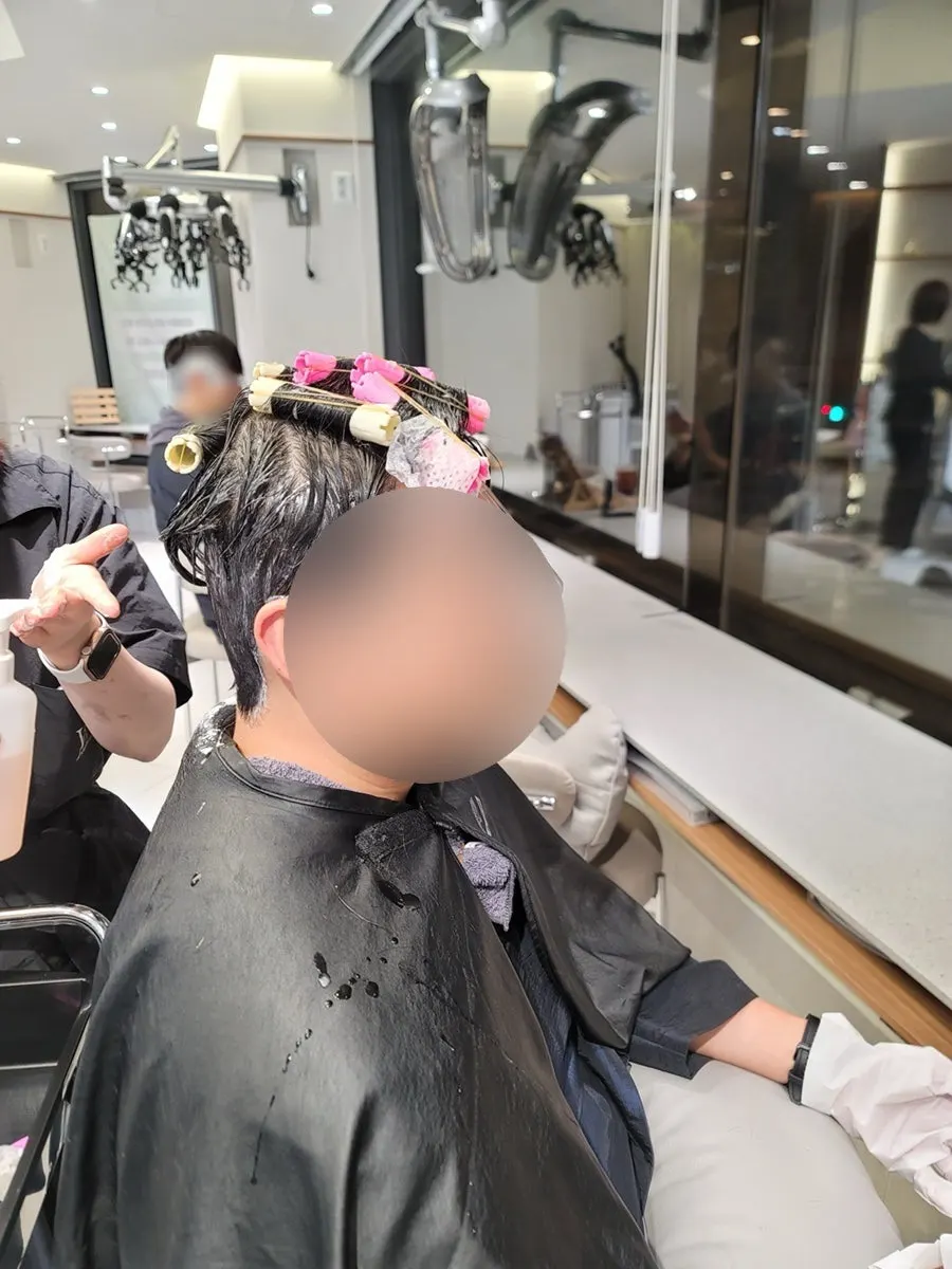 Men's haircut in progress