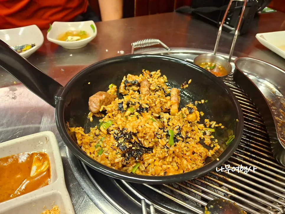 Griddle fried rice with crisped rice grains