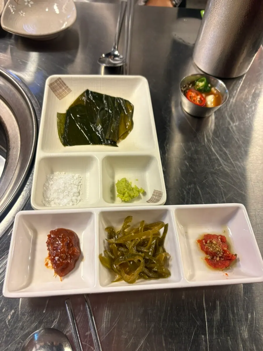 명이나물과 와사비, 명란젓 밑반찬
