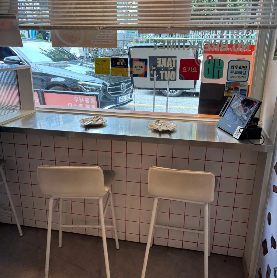 落ち着いてヒップな雰囲気のパスタハンキ ノウォン本店の店内