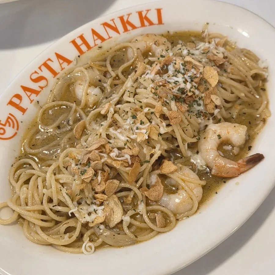 Shrimp oil pasta with 4 plump shrimp
