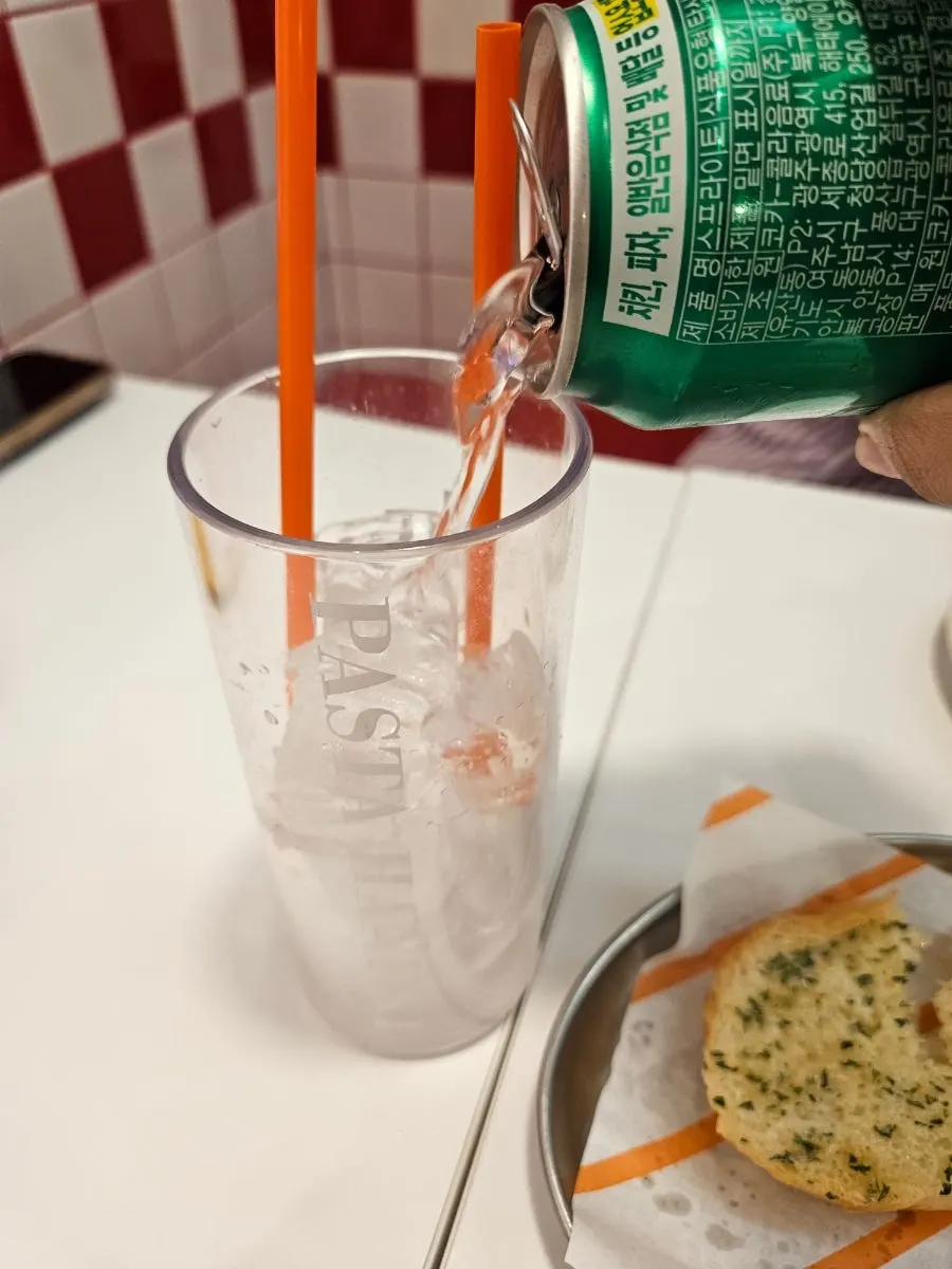 식사와 함께 마신 스프라이트