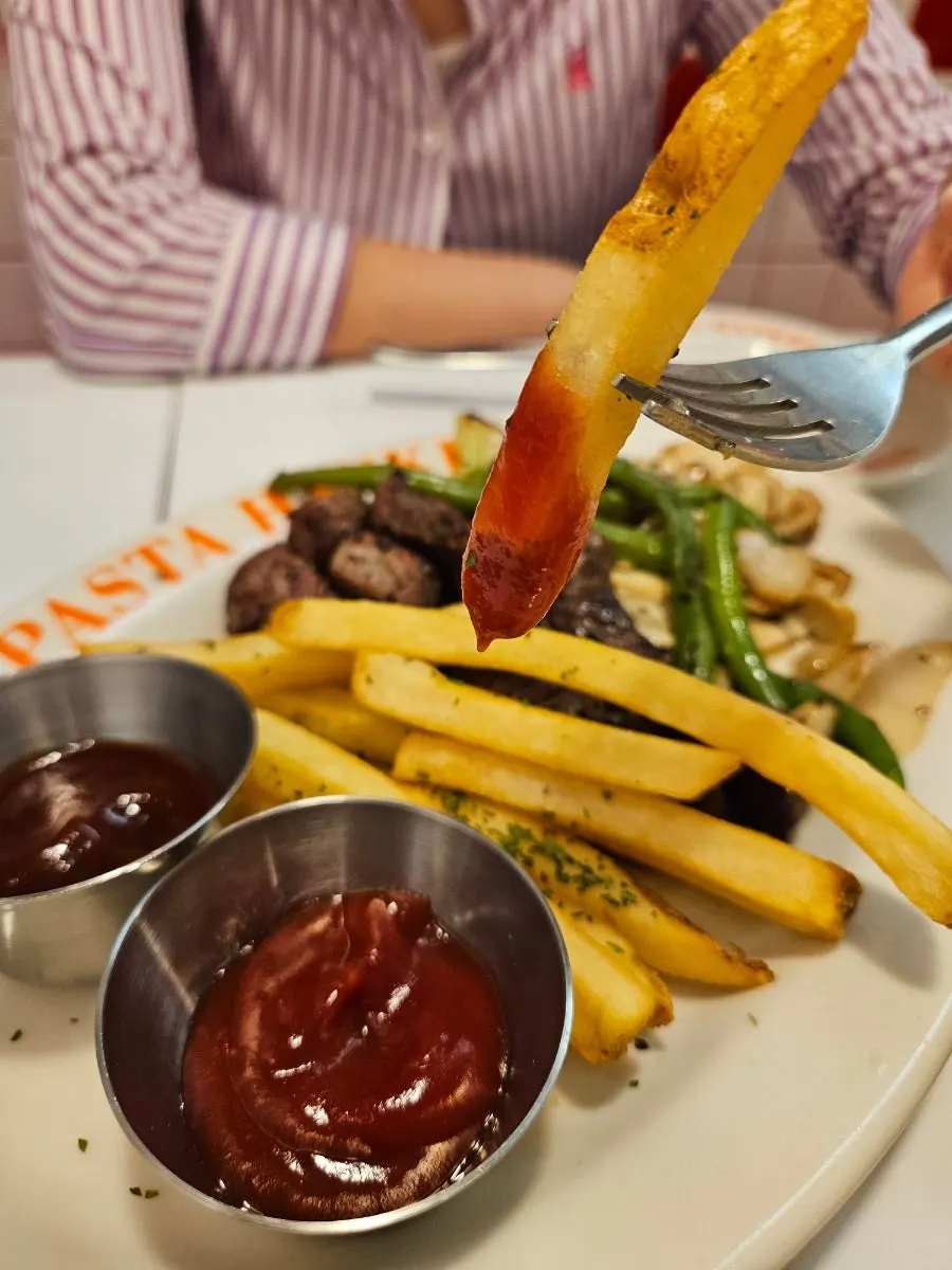 Fries served with the steak set