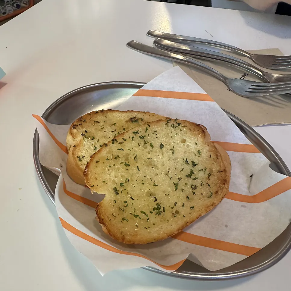 파스타한끼 식전 마늘빵