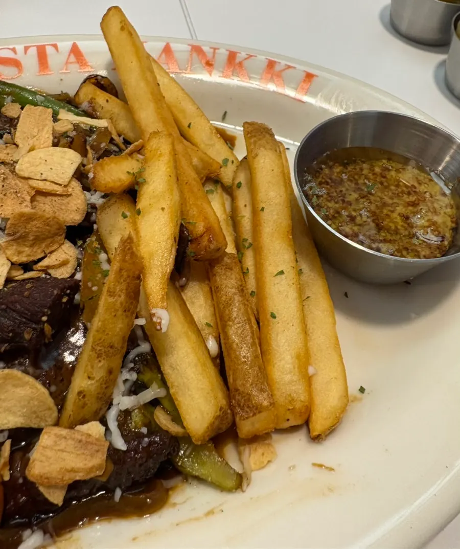 BBQ chopped steak topped with garlic chips