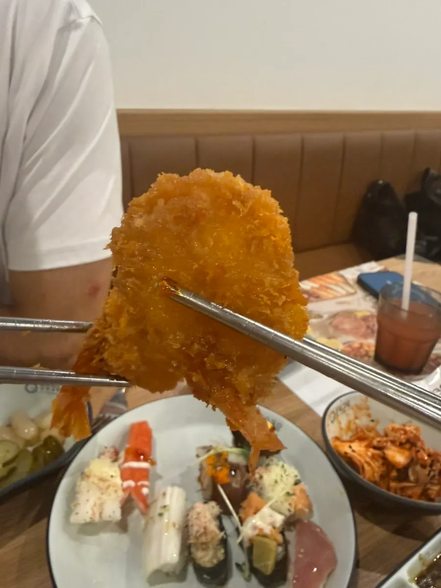 첫 접시 초밥 먹방 이미지