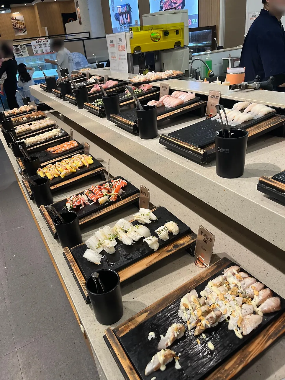 A plate from the sushi counter at Kuu Kuu Nowon Branch