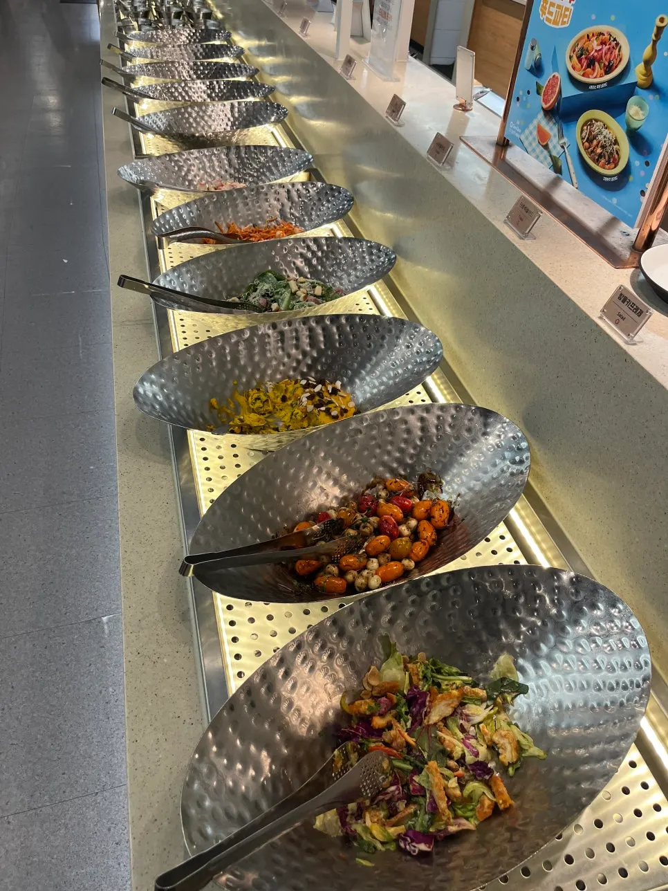 The food counter area at Kuu Kuu Nowon Branch