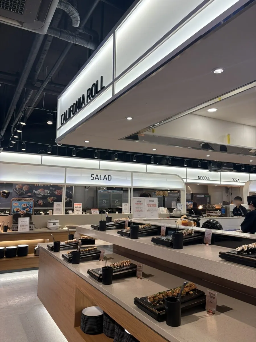 The sushi counter starting right at the entrance