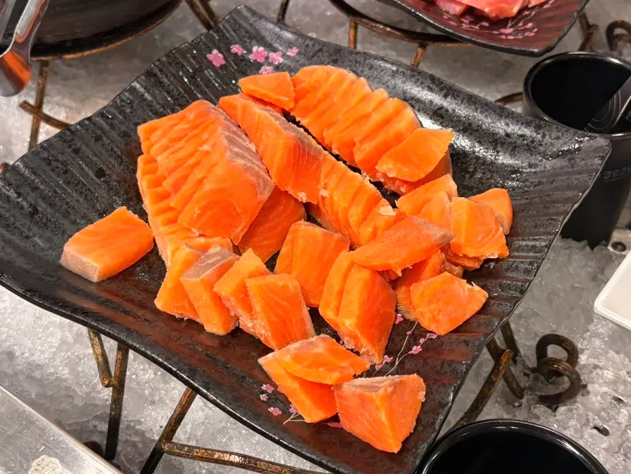 Sashimi counter served with vinegar-chili sauce