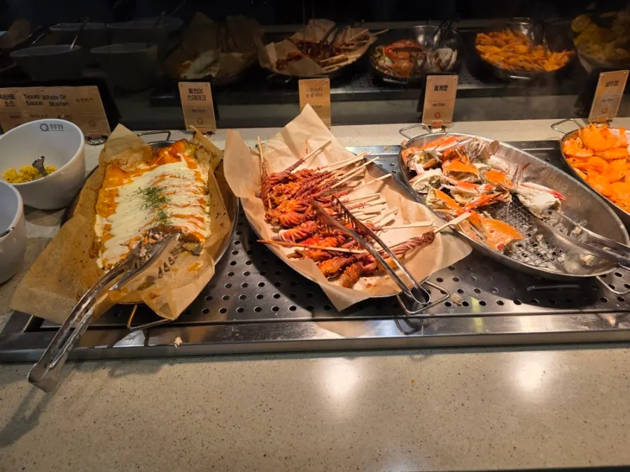 토핑을 올린 요거트