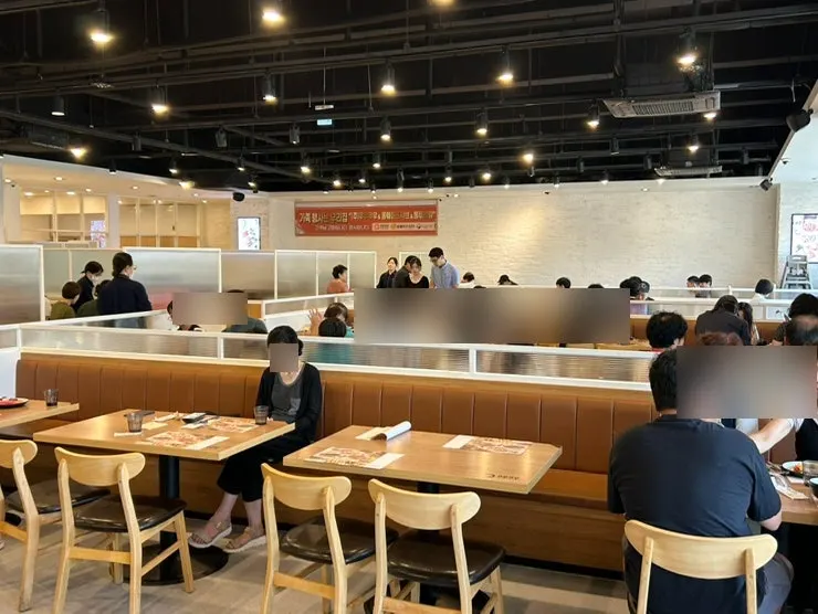300평 규모 쿠우쿠우 노원점 매장 내부