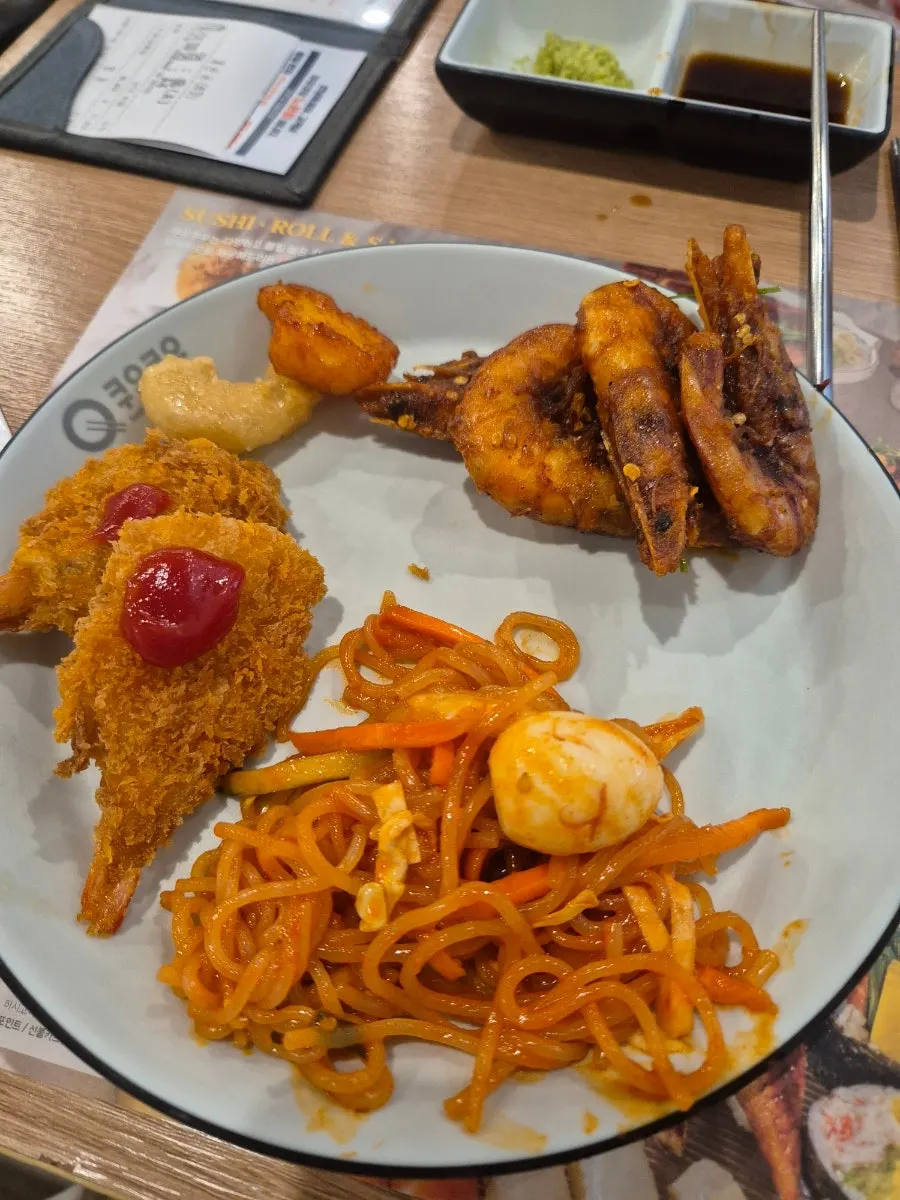 다양한 음식이 준비된 뷔페