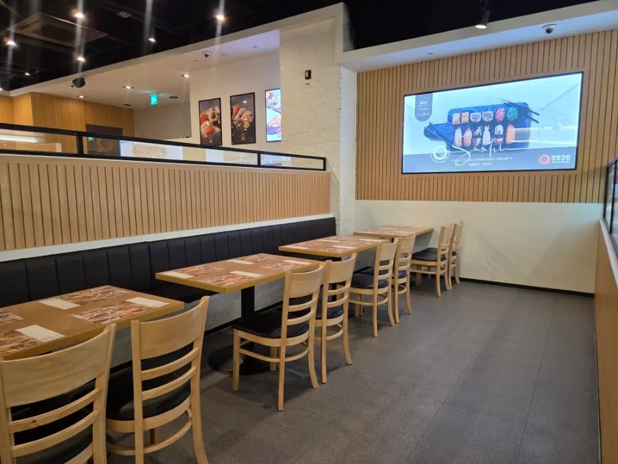Seating after entering Kuu Kuu Nowon Branch