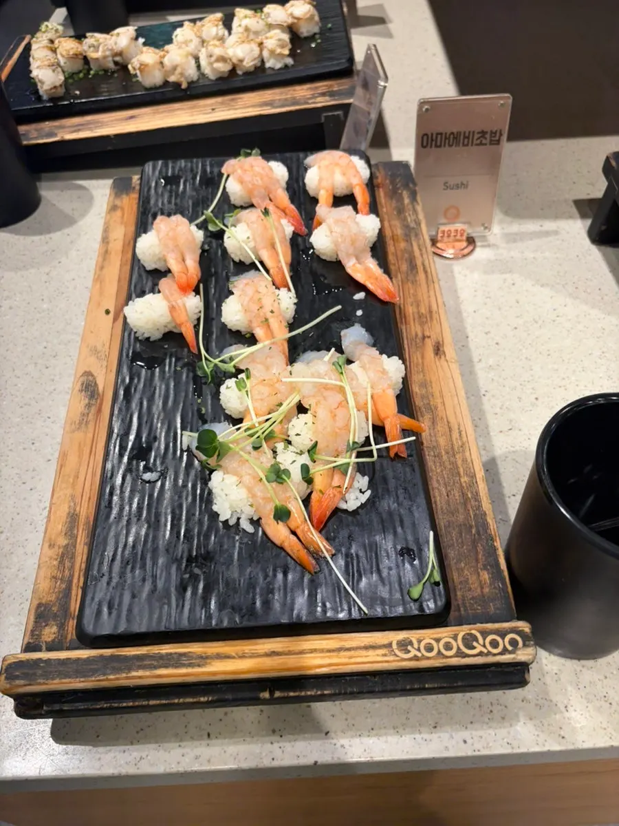 Salmon and yellowtail sushi