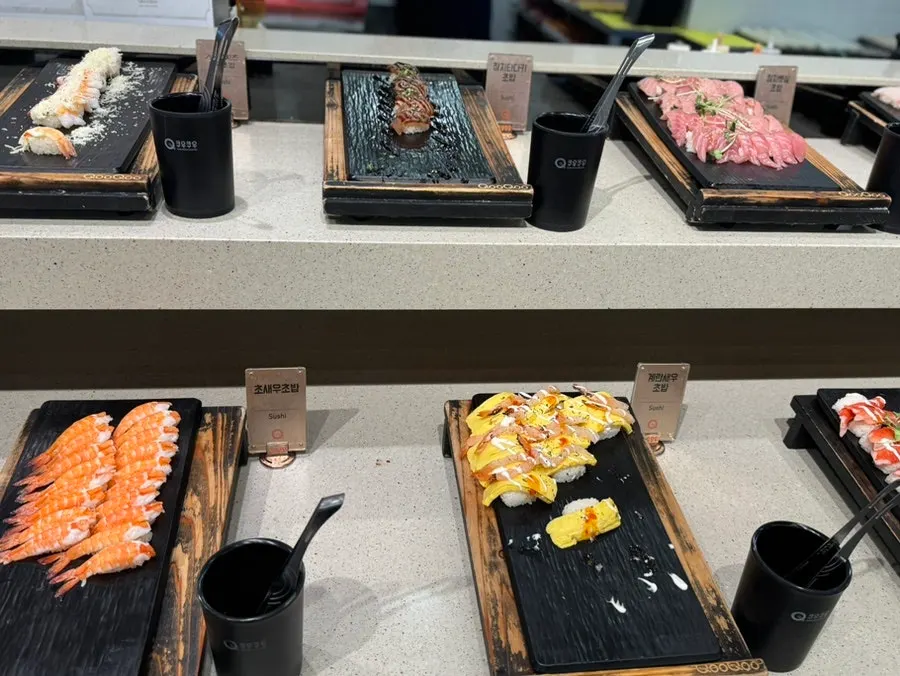 Sushi buffet sushi station