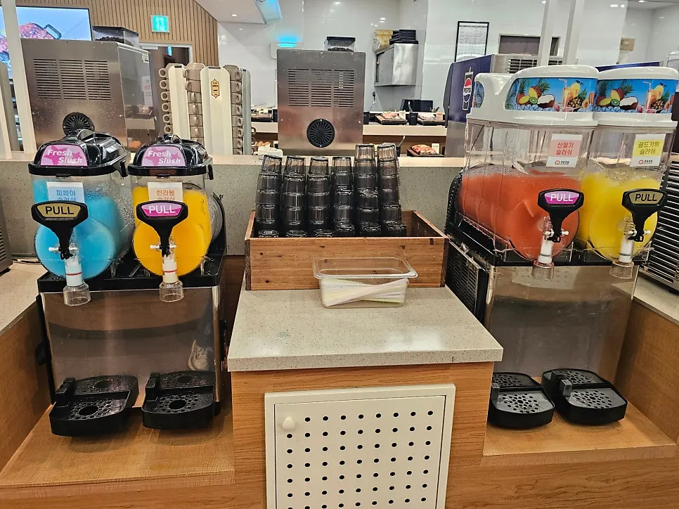 Overview of the beverage corner at Kuu Kuu Nowon Branch