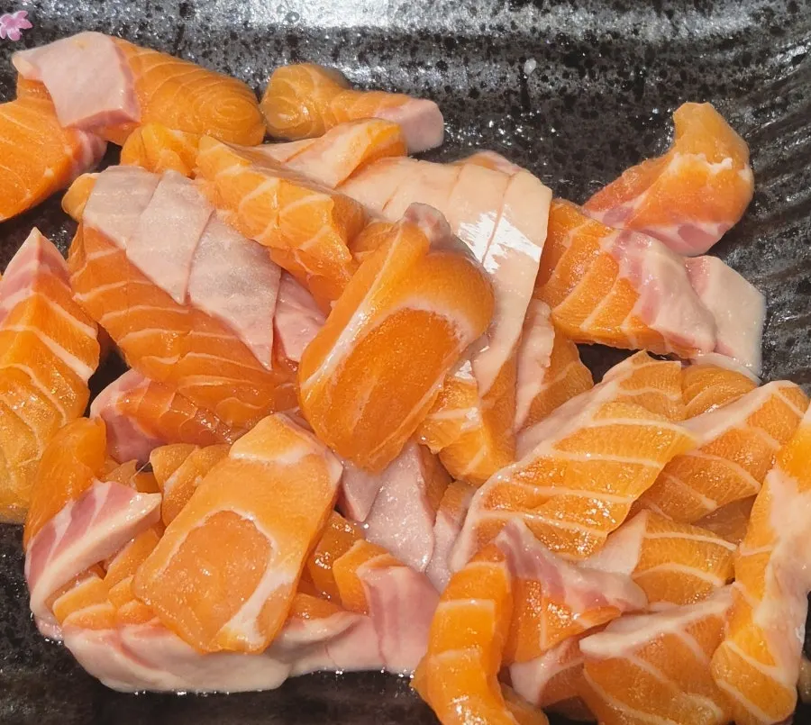 The Norwegian raw salmon sashimi station