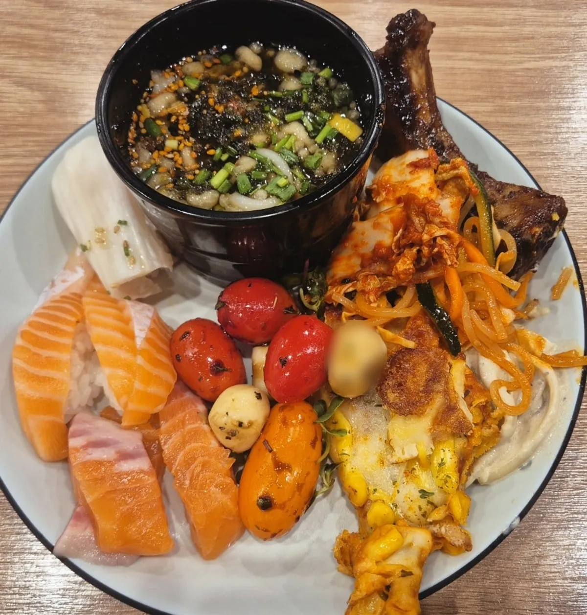 Basic sushi with thick cuts of sashimi at Kuu Kuu Nowon Branch