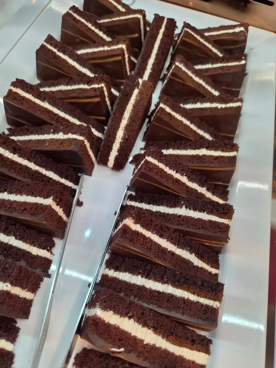 เครปเค้กและของหวานชิ้นเล็ก