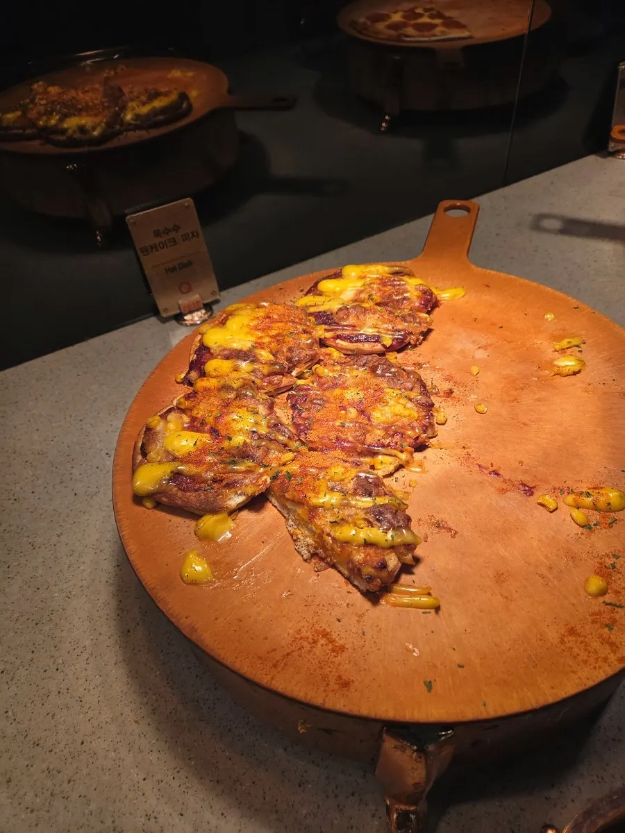 Pizza station with different varieties