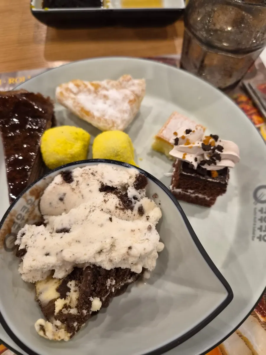 식사를 마친 쿠우쿠우 노원점 테이블