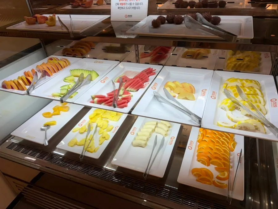 Melon, watermelon, and pineapple fruit desserts