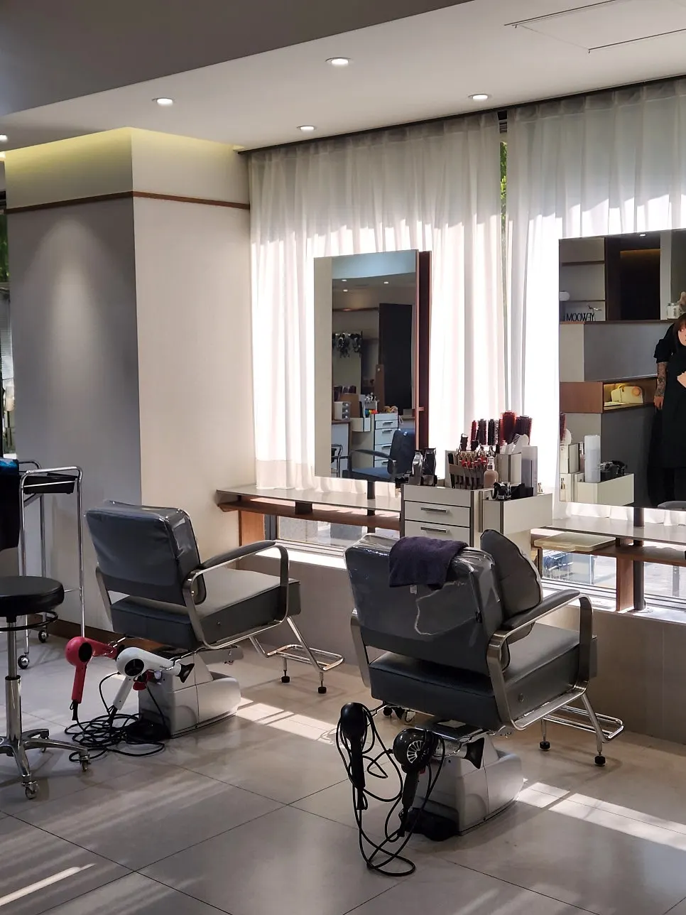 Interior atmosphere at Yeum Hair Nowon District Office branch