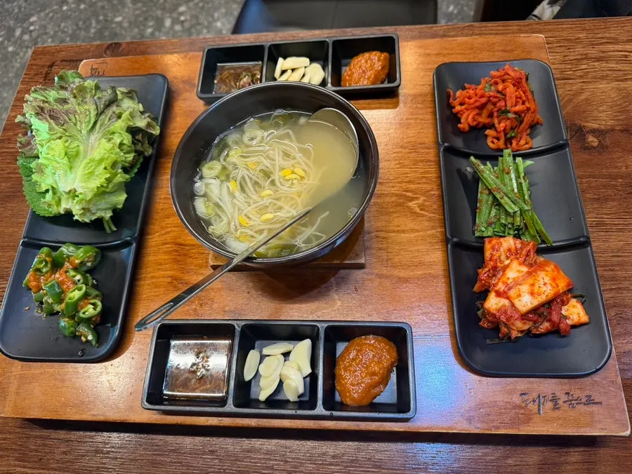 테이블에 먼저 나온 기본 상차림