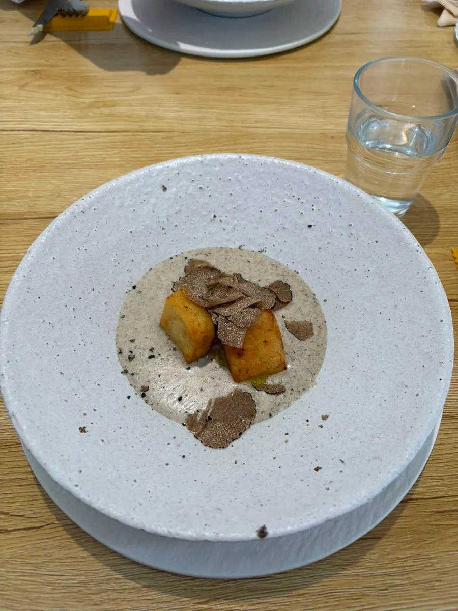노주 런치 코스 접시 클로즈업