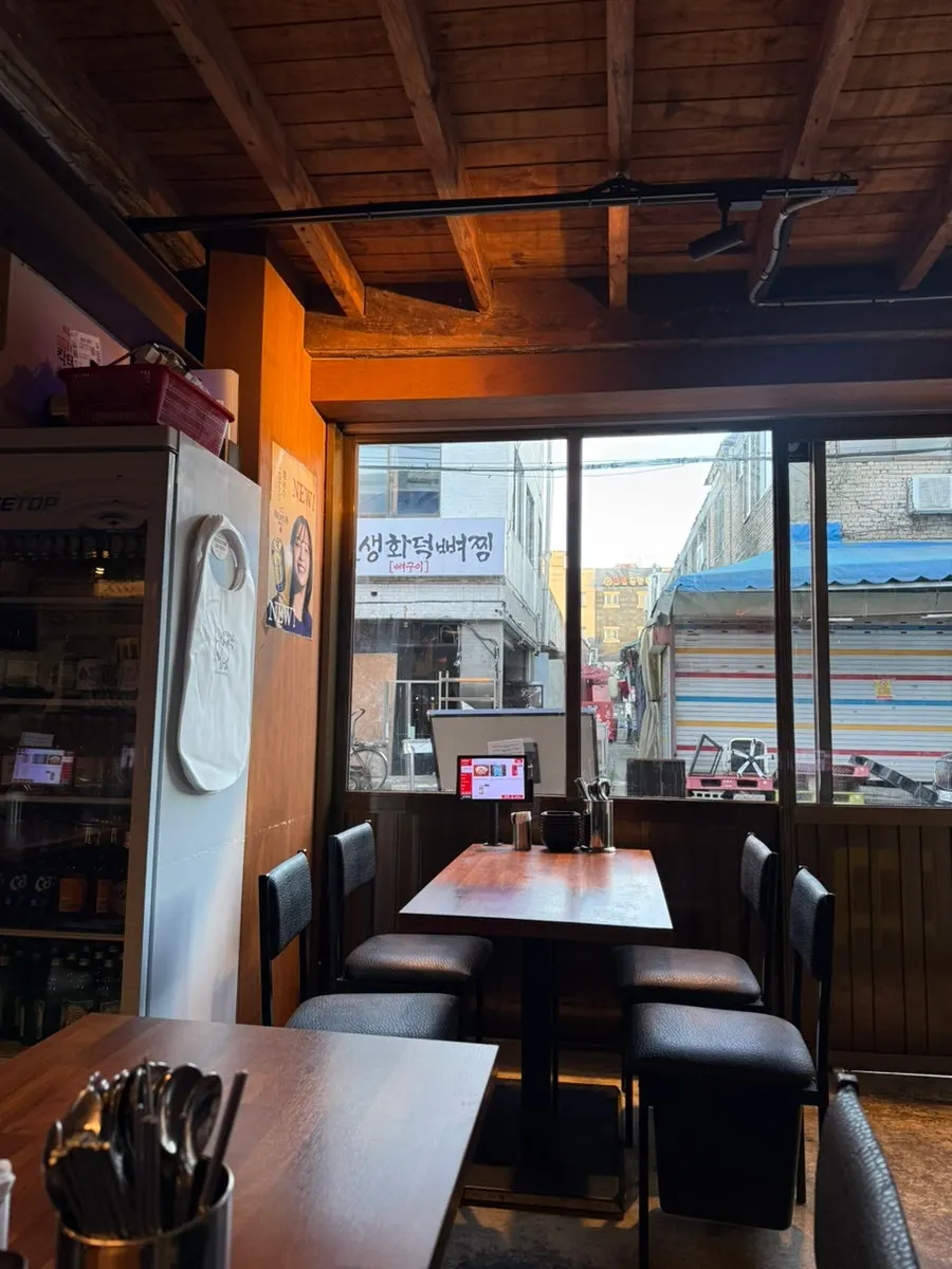Interior view of Nuridam with wide table spacing