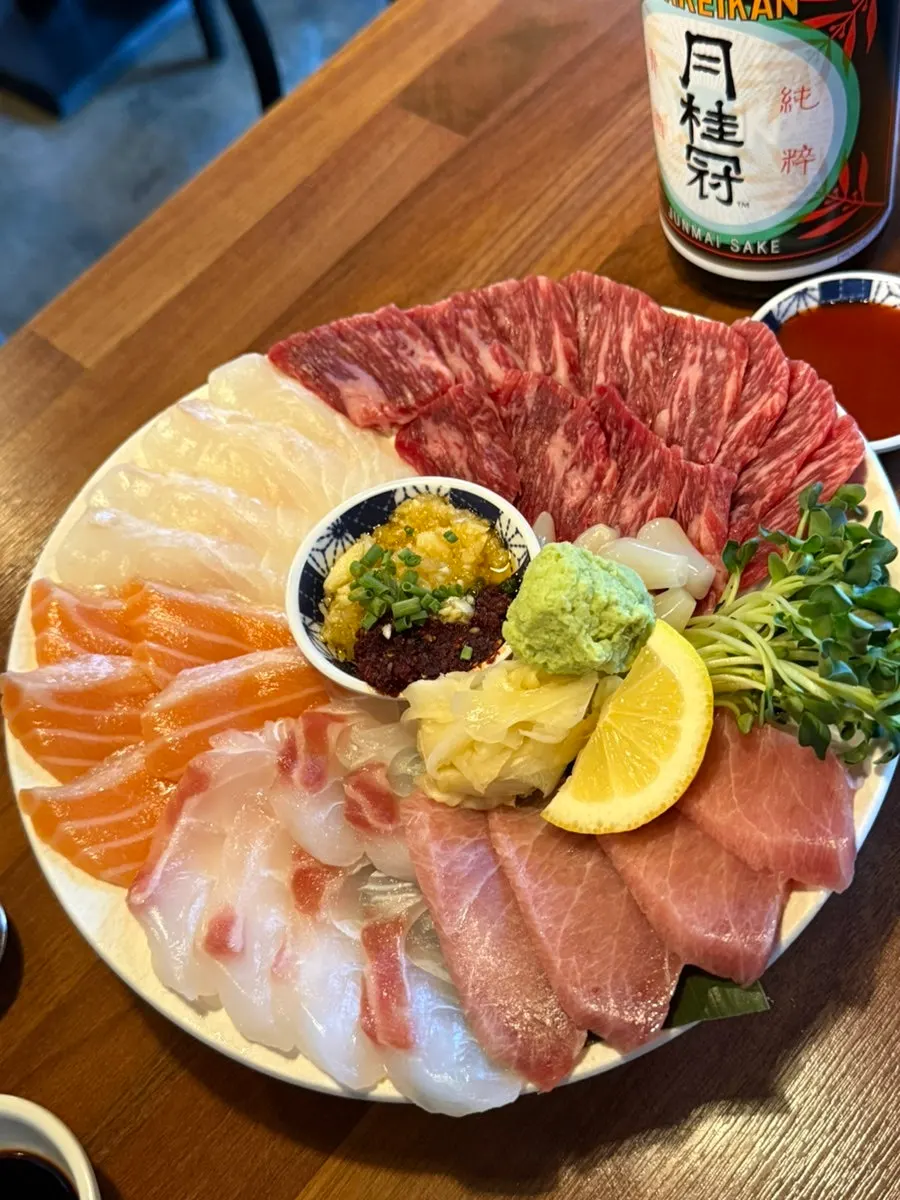 Table setting with Nuridam's small aged sashimi assorted platter