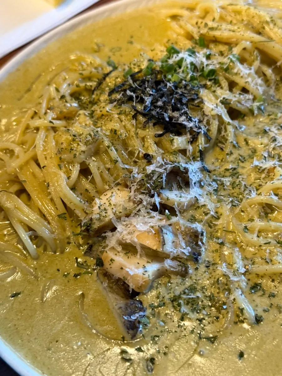 Abalone intestine cream pasta eaten down to almost all the sauce