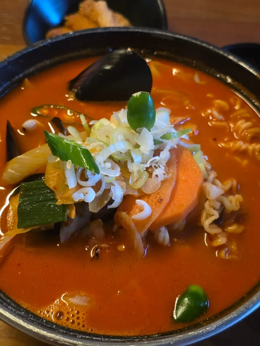 누리담 얼큰해물라면 9,000원